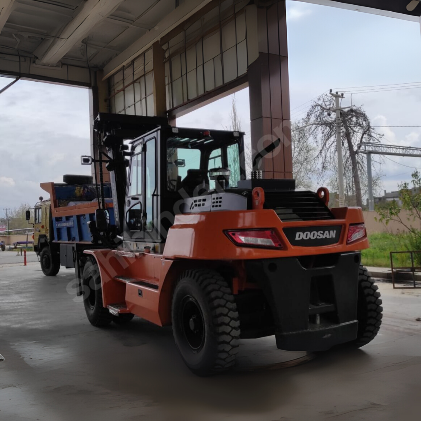 Doosan gaffeltruck för uthyrning, 16 ton – Modell 2023