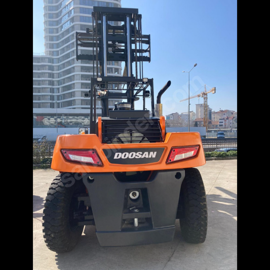 Doosan gaffeltruck för uthyrning, 16 ton – Modell 2023